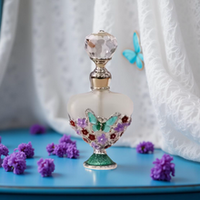 Load image into Gallery viewer, Beautiful 4ml heart-shaped perfume oil bottle